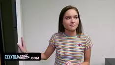 Oynat Seks yaptığı videolar var ve herkes onu istiyor