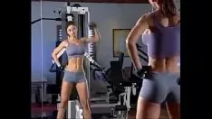 O süper seksi ve aynı anda iki erkekten sik istiyor