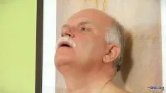 Afspelen Hij heeft vrij sexy en grote borsten, zijn secretaresse die hem elke keer bedient als hij er is