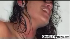 Jouer L'accattonaggio hardcore di Charley Chase per una sborrata