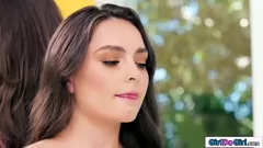 تشغيل Aften Opal و Lexi Luna في مجموعة ثلاثية مثليه بالبخار مع الألعاب