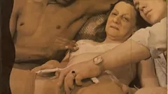 Jouer Vieilles marées velues en trio rétro - MILF mature et gilf 3Some