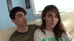 Afspelen Luna C. Kitsuen, de 18-jarige roodharige tienergamer, krijgt hardcore doggy anaal en creampie na een hete pijpbeurt