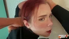Abspielen Rotschopf mit dicker Muschi für einen reichen Nachbarn - Pornofilme